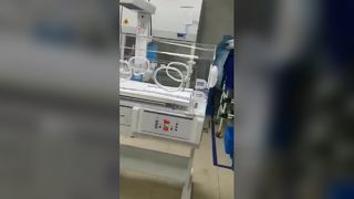 Máy sưởi ấm trẻ sơ sinh